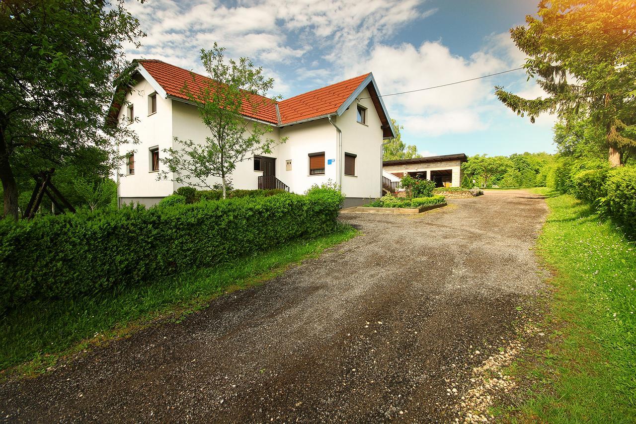 Apartment Lana Rakovica Esterno foto