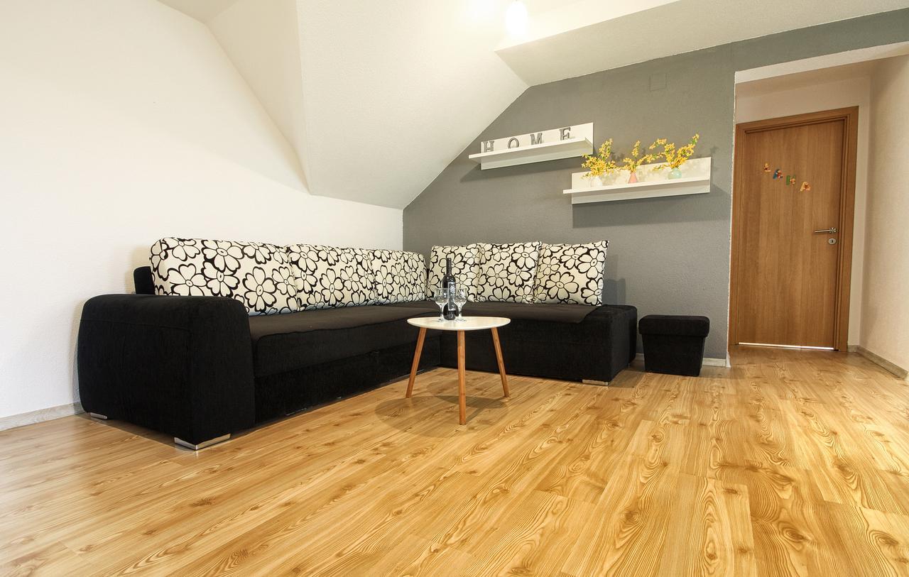 Apartment Lana Rakovica Esterno foto